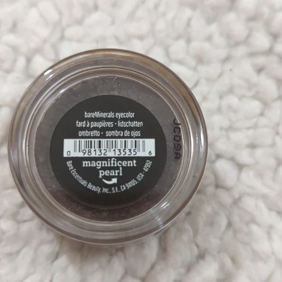 Eye color, Bare Minerals- Magnificent pearl - Picture 3 of 9